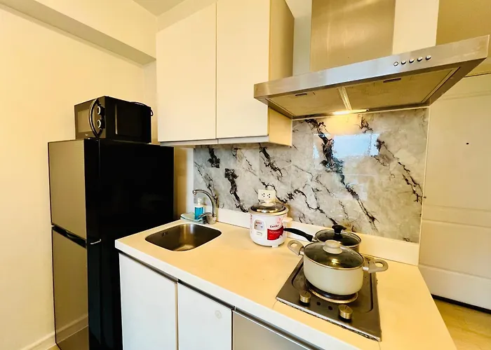Scr Azureinetflixibalconyigames Apartment