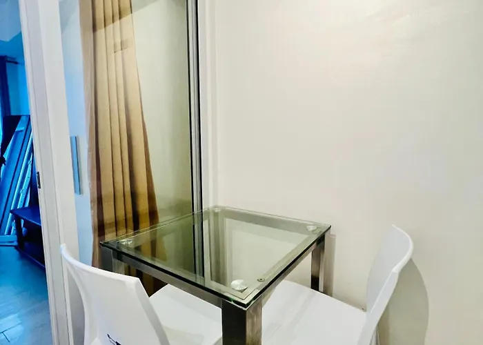 Scr Azureinetflixibalconyigames Apartment *